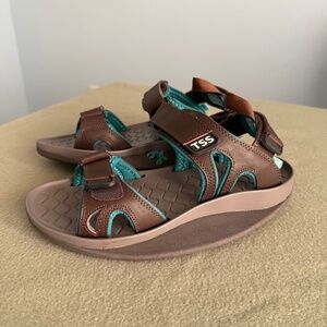 The Shore Shoe Stability Sandal Size Men 8/Women 10